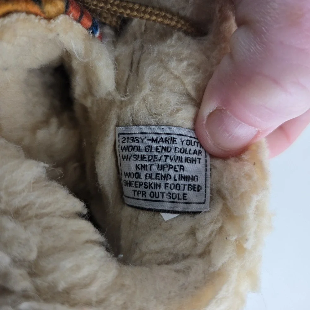 Bearpaw Youth Size 5 Aztec 2198Y Marie Suede Sheepskin Footbed Wool Blend Lining